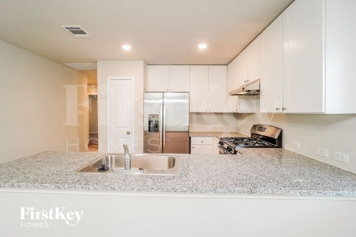 Building Photo - 10715 Prusiner Dr
