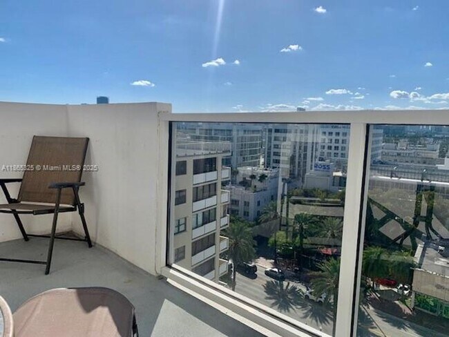 Building Photo - 100 Lincoln Rd