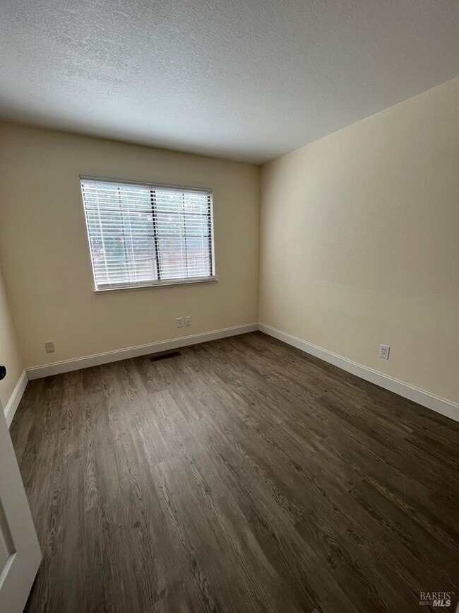 Building Photo - 7216 Roxanne Ln