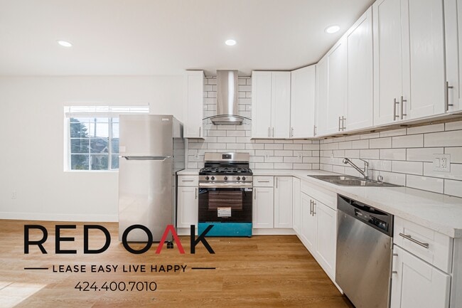 Building Photo - 1611 Oak St