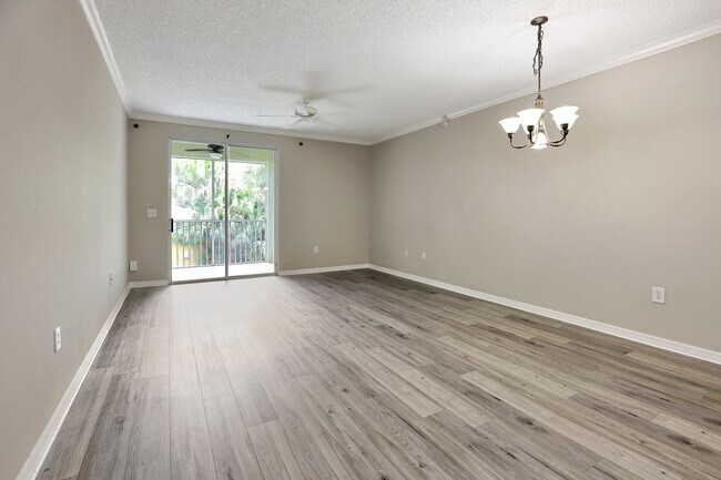 Building Photo - 5700 Bentgrass Dr