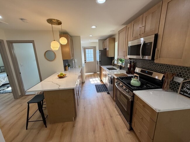 Building Photo - 939 S Fletcher Dr