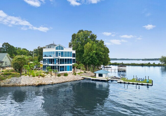 Building Photo - 8776 Harbor Cir