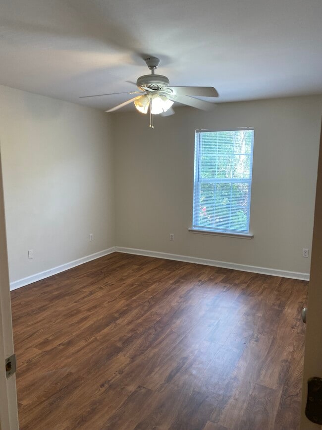 Building Photo - 97 Bass St