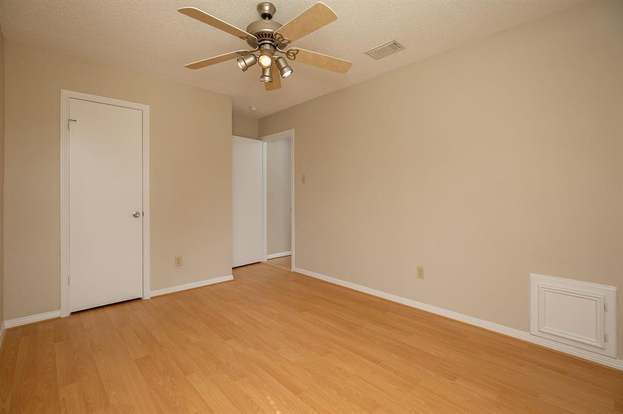Building Photo - 3807 Cedar Valley Dr