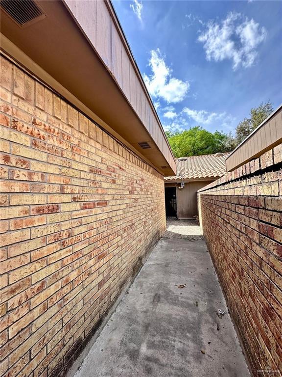 Building Photo - 29 W Dallas Ave