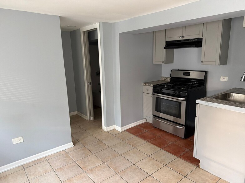 Building Photo - 2701 E 75th Pl