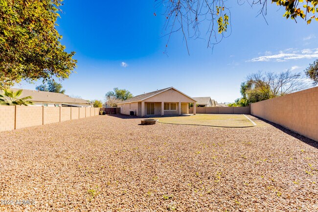 Building Photo - 7262 W Kaler Ave