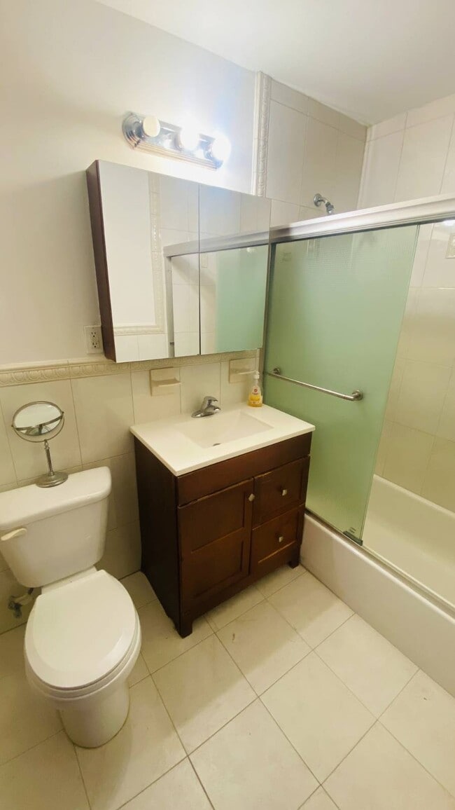 Building Photo - 20-07 37th St