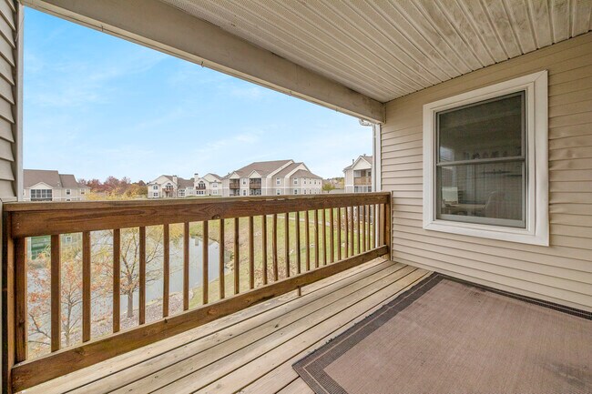 Building Photo - 1528 Oakfield Dr