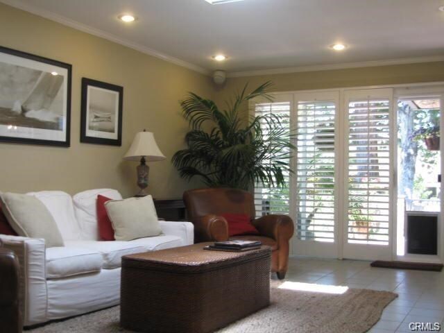 Building Photo - 5201 Thorn Tree Ln