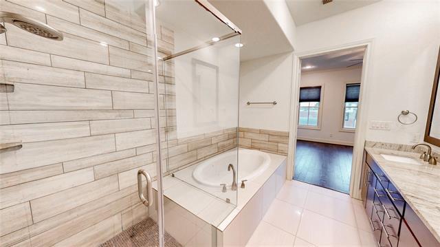 Building Photo - 620 S Pearl Expy