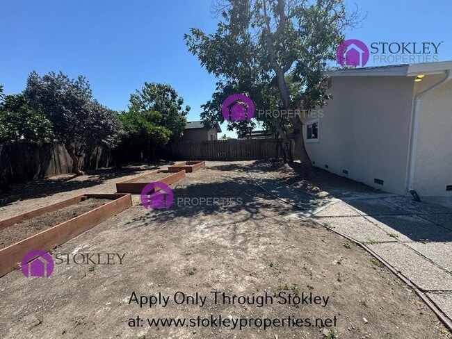 Building Photo - 6346 Escallonia Dr