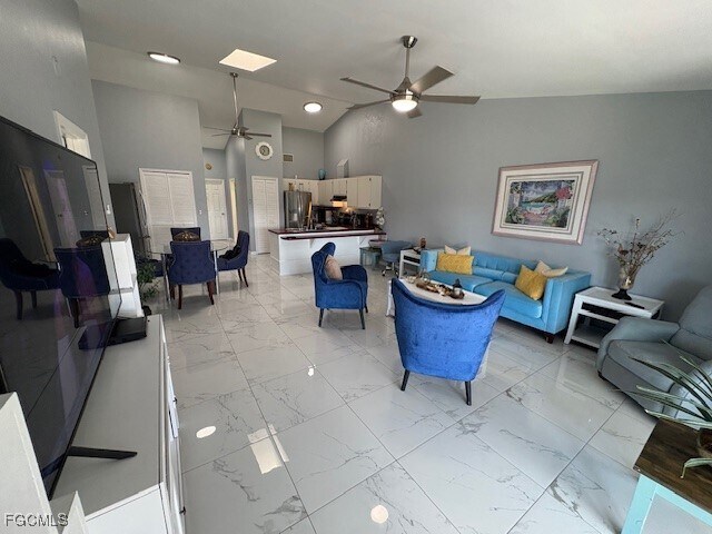 Building Photo - 1939 Santa Barbara Blvd