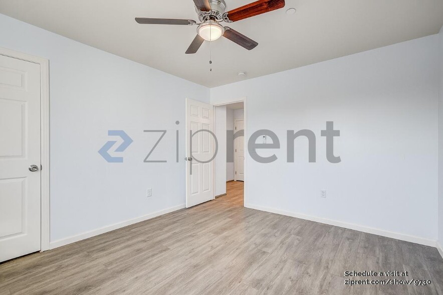 Building Photo - 969 S Lorena St