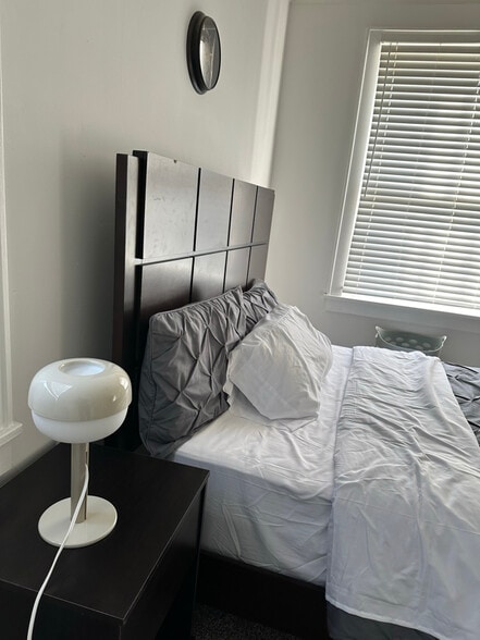 Building Photo - 1014 Maury St