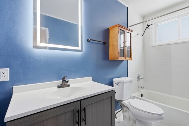 Building Photo - 3042 Rightmire Blvd