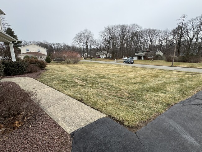 Building Photo - 5 Glenn Dr