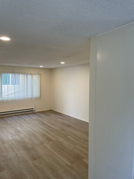 Building Photo - 519 N Francisca Ave