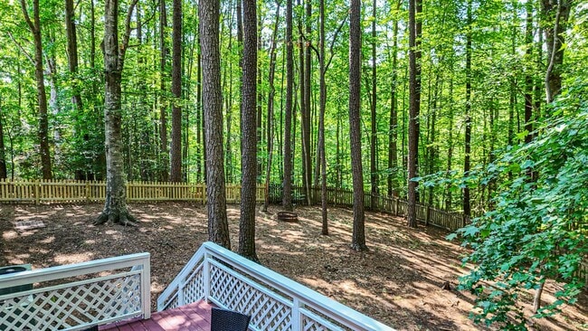Building Photo - Beautifully Refreshed 4 Bedroom 3 Bath Col...