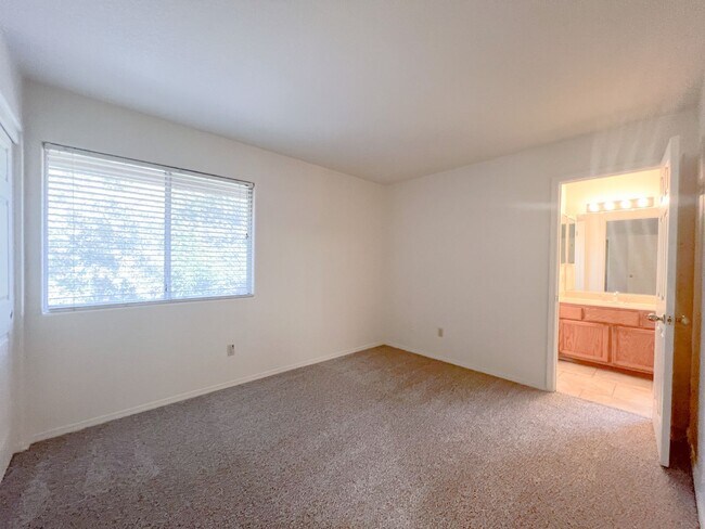 Building Photo - 8330 Sea Island Ct