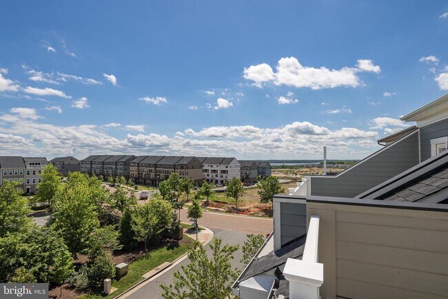Building Photo - 1705 Cottonwood Grove Rd