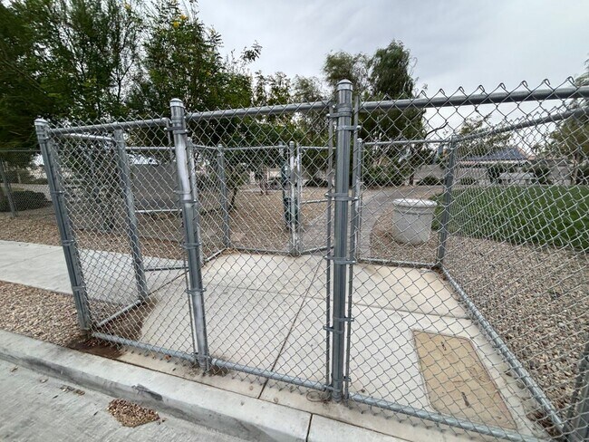 Building Photo - Beautiful Gated 3-Bed, 2.5-Bath Townhome in North Las Vegas!