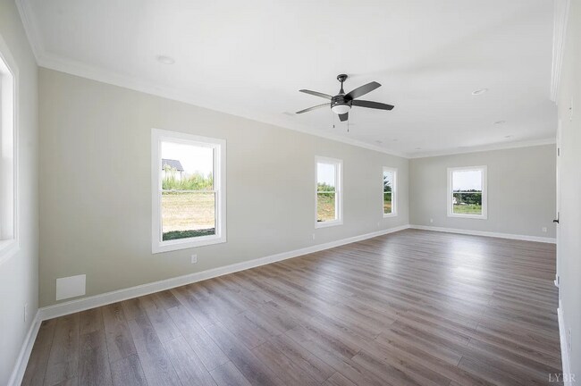 Building Photo - Gorgeous new construction in Gladys!
