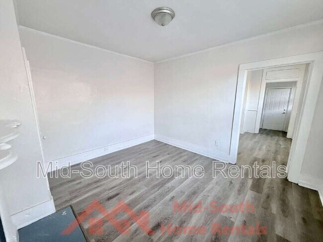 Building Photo - 331 W Dison Ave