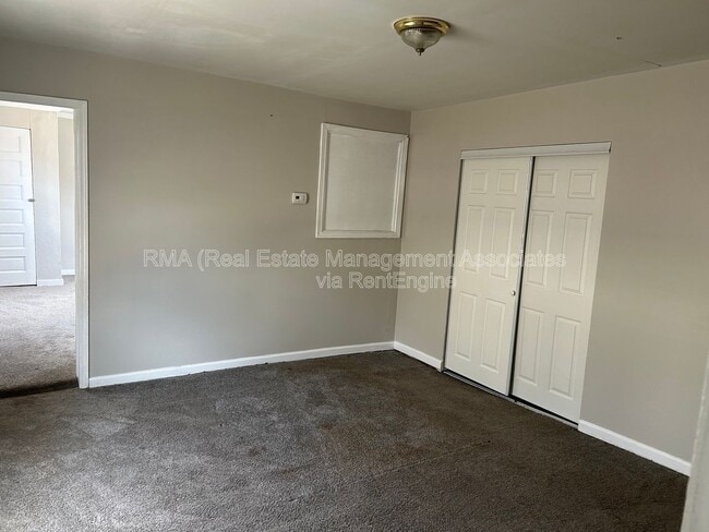 Building Photo - 618 Hammock St