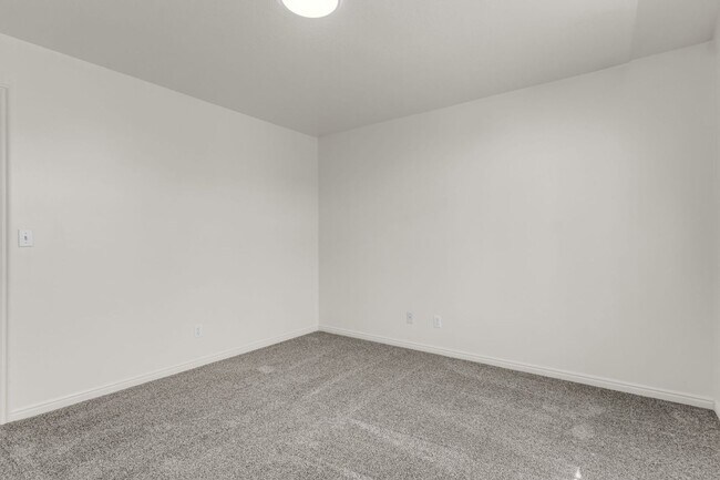 Building Photo - Spacious 5 Bed Kaysville Home with 3-Car Garage