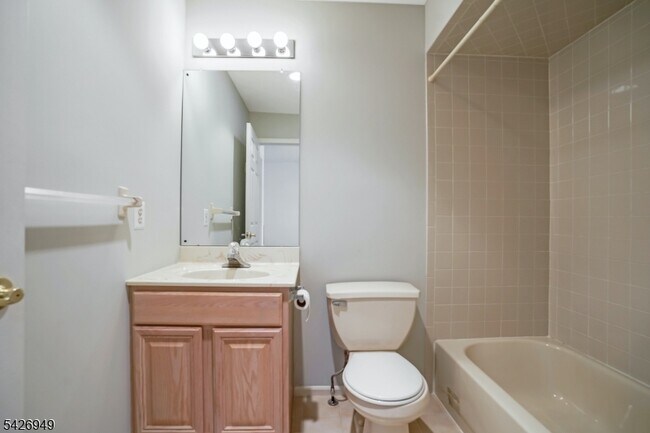 Building Photo - 16 Lagoon Way