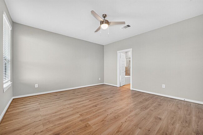 Building Photo - 29535 Red Rocks Pk Dr
