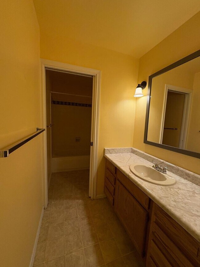 Building Photo - 64 W Brown Rd