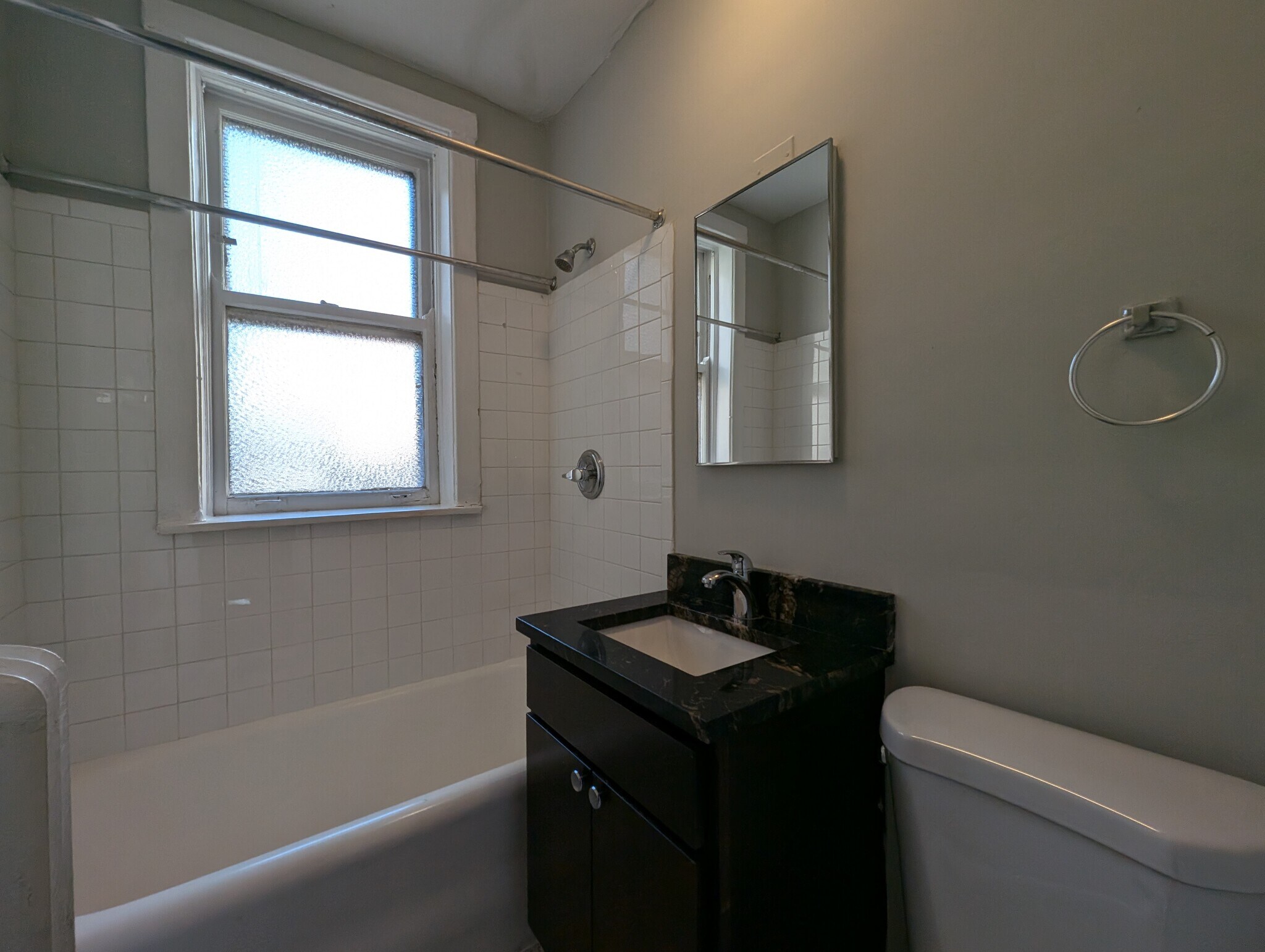 Building Photo - 4912 N Hoyne Ave