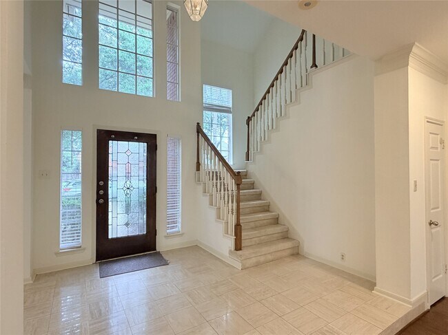 Building Photo - 3306 Vista Lake Dr