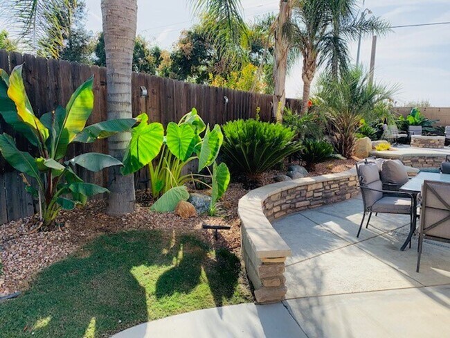 Building Photo - 11707 Christmas Rose Dr