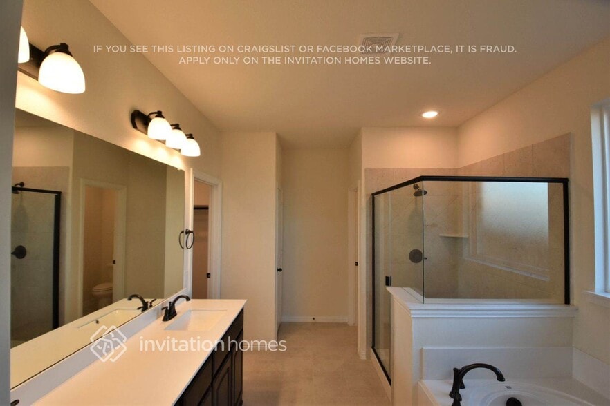 Building Photo - 1504 Smoke Signal Ln