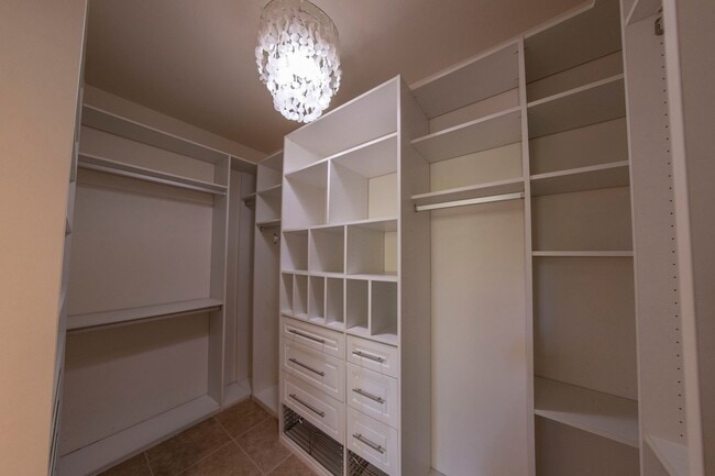 Building Photo - 4BR 2.5BA House in Gated Community of Blackhorse, Across from UCSD with 2 Car Garage & Washer/Dry...