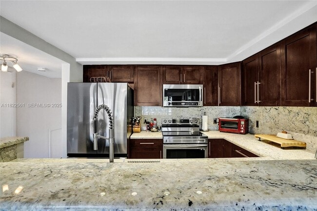 Building Photo - 16478 NE 27th Pl