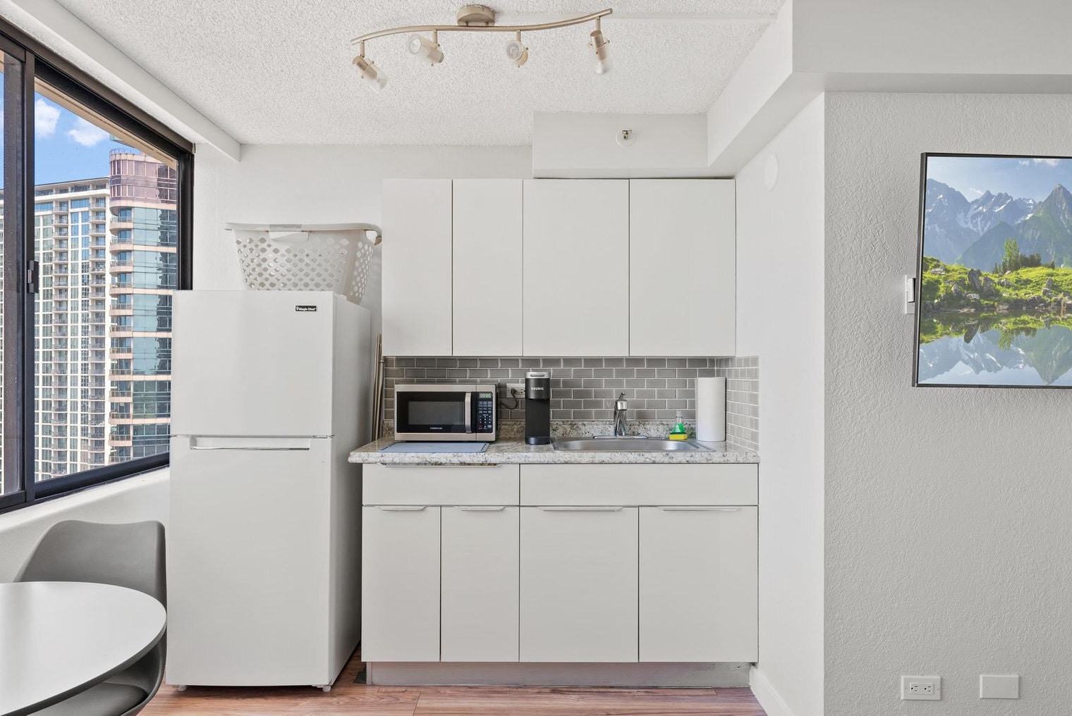 Building Photo - 444 Niu St