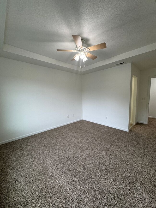 Building Photo - 3 Bedrooms | 2.5 Bathrooms | 1-Car Garage