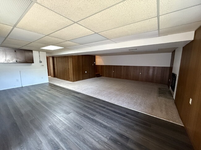 Building Photo - Spacious Home on Corner Lot Available!