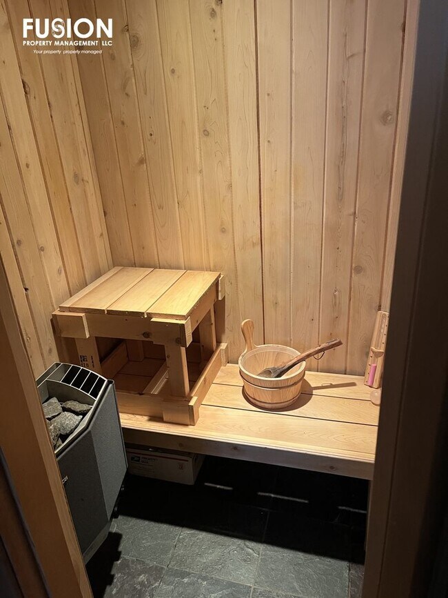 Building Photo - Fully Furnished Rental w/Steam Room & Sauna!