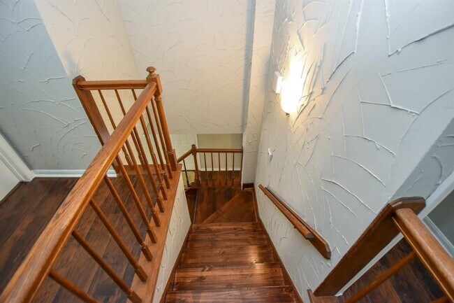 Building Photo - 1831 Willow Point Dr