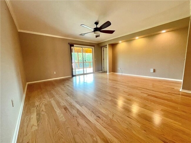 Building Photo - 12 Walter Dr