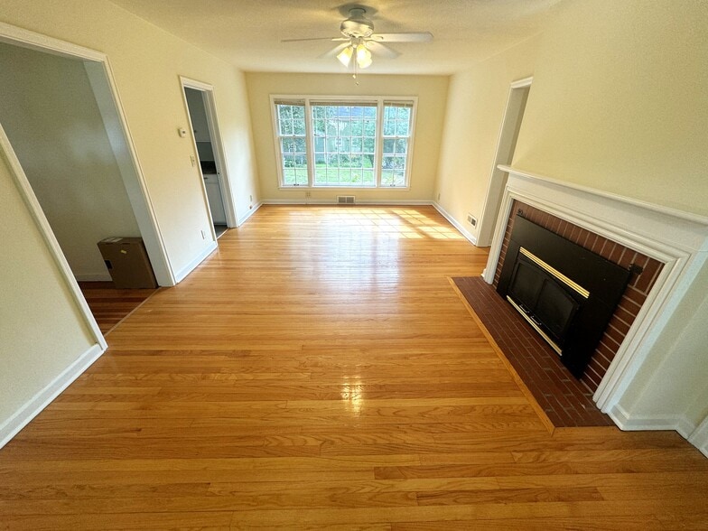 Building Photo - 306 S Owen Dr