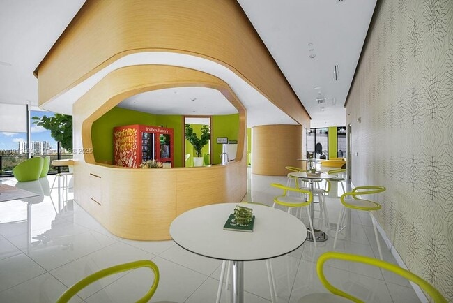 Building Photo - 501 NE 31st St