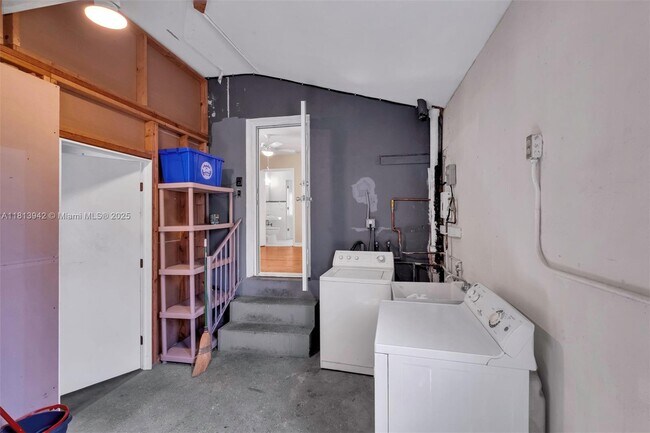 Building Photo - 386 NE 99th St