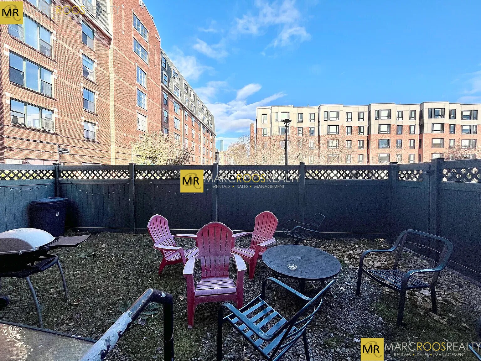 Building Photo - 3 Douglas St